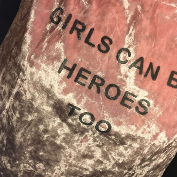 Silky crop top - Picture 2 of 3